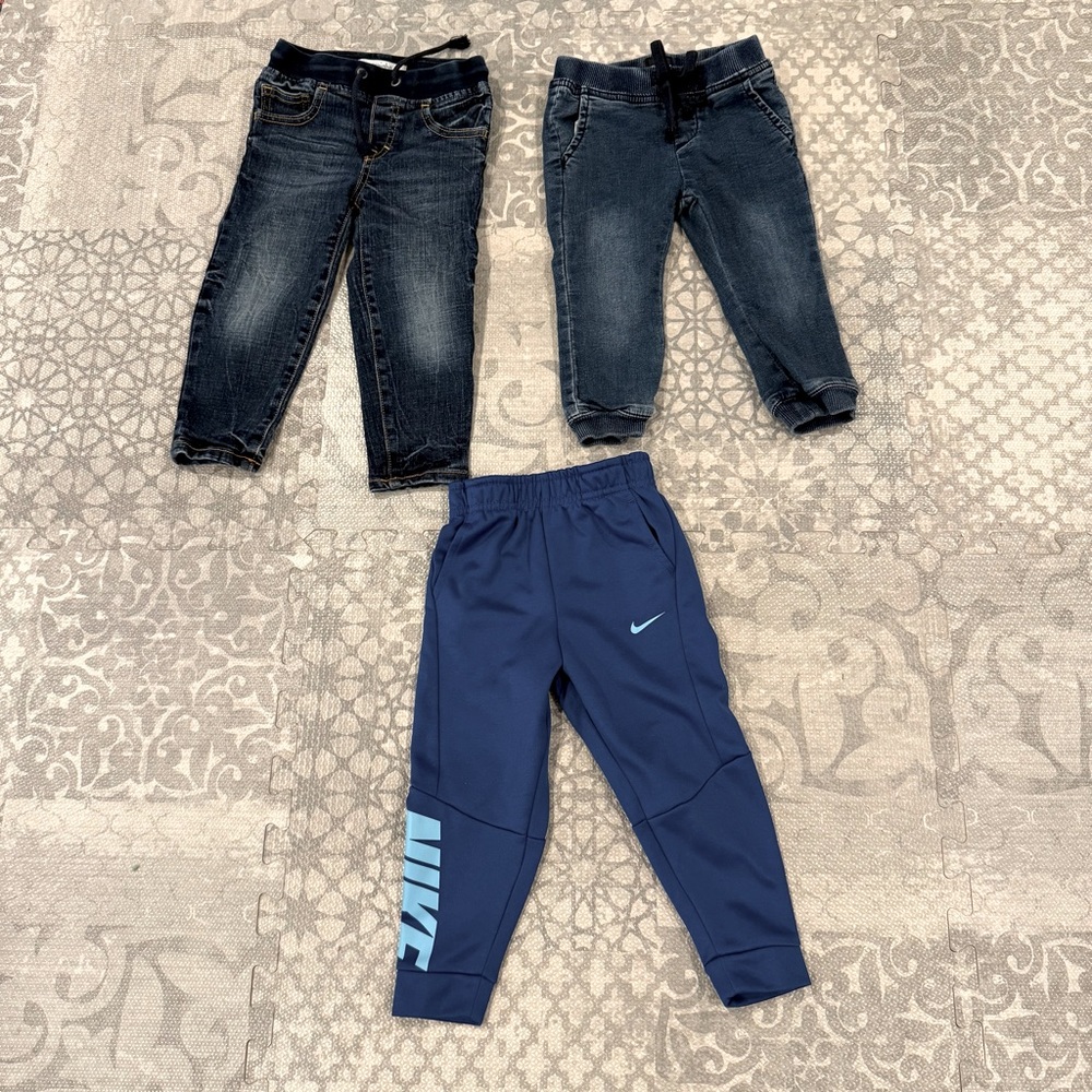 2T boys pants lot - Nike Blue Joggers & 2 pairs of toddler jeans bundle